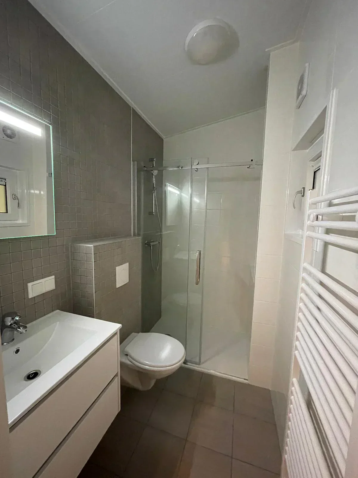 T2 Fina Mobile Home - image 2